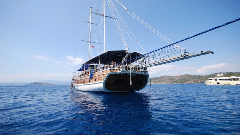 2362 YACHT BLUE PEARL Comfort Yacht