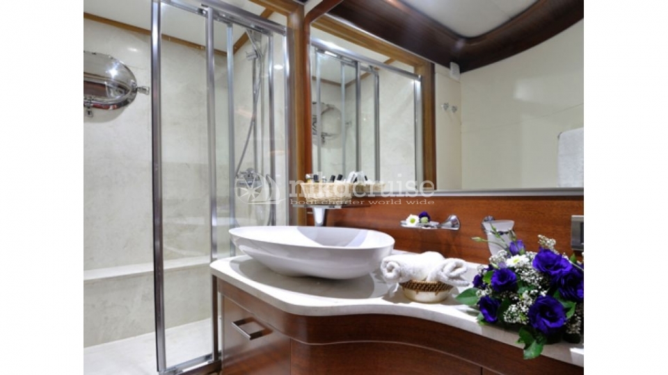 4776 YACHT DOLCE MARE Deluxe Yacht