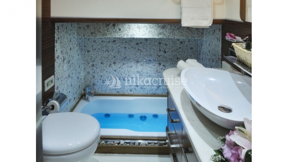 4775 YACHT DOLCE MARE Deluxe Yacht