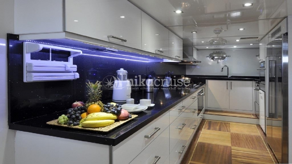 4769 YACHT DOLCE MARE Deluxe Yacht