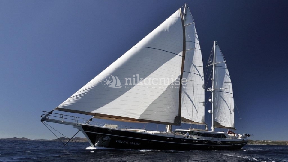 4751 YACHT DOLCE MARE Deluxe Yacht