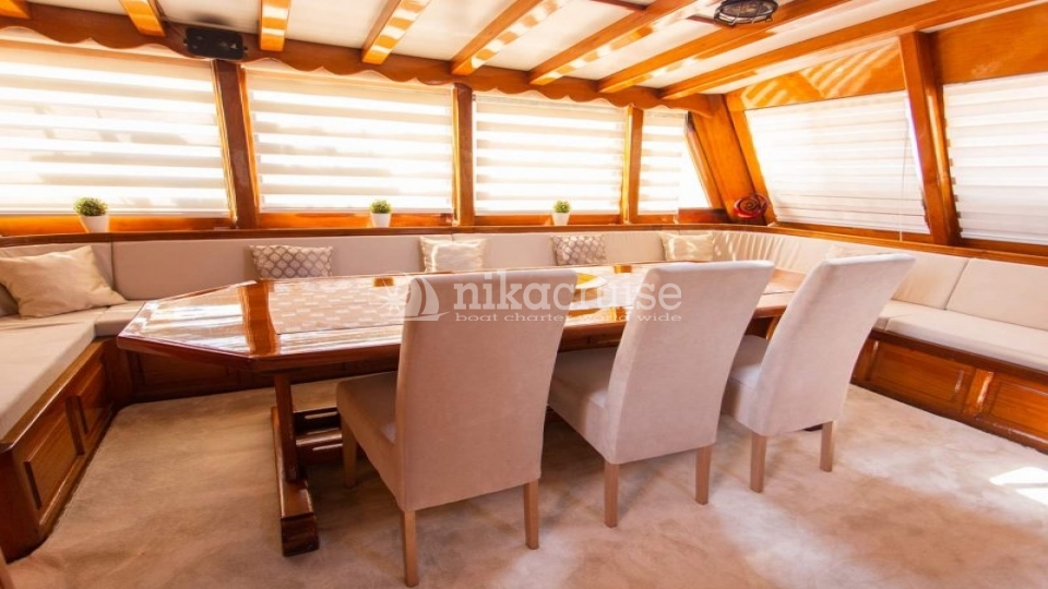 4925 YACHT KADENA Luxury Yacht
