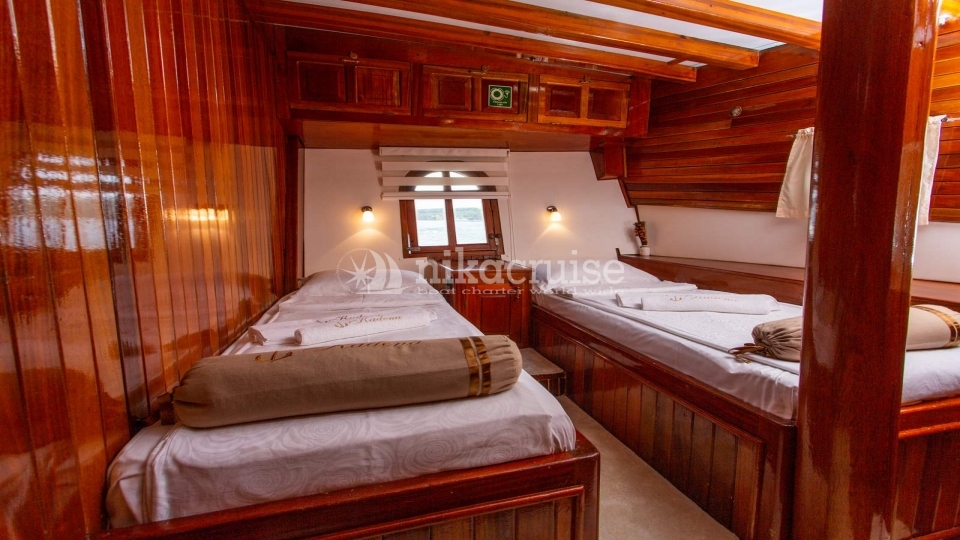 4924 YACHT KADENA Luxury Yacht