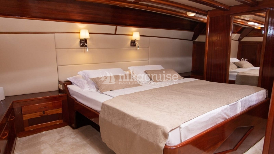 4930 YACHT KADENA Luxury Yacht