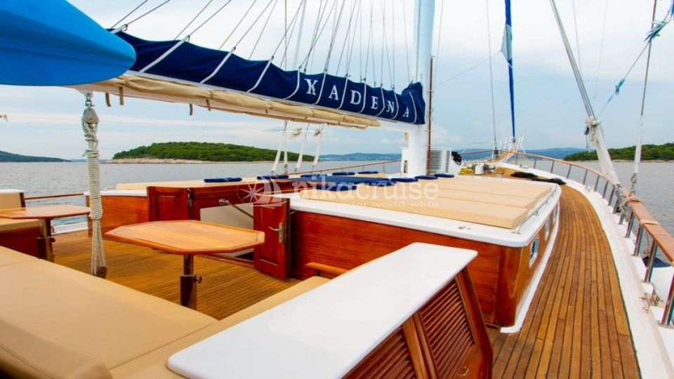 4937 YACHT KADENA Luxury Yacht