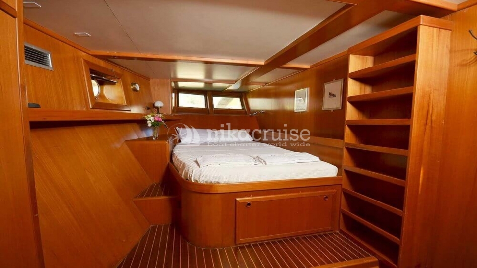 5018 YACHT ARTEMİSİA Luxury Yacht