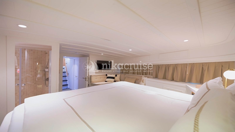 7848 YACHT COBRA 3 Luxury Yacht