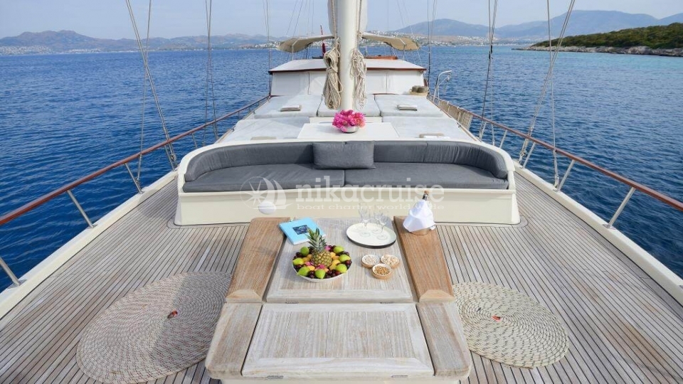 5693 YACHT COBRA 3 Luxury Yacht
