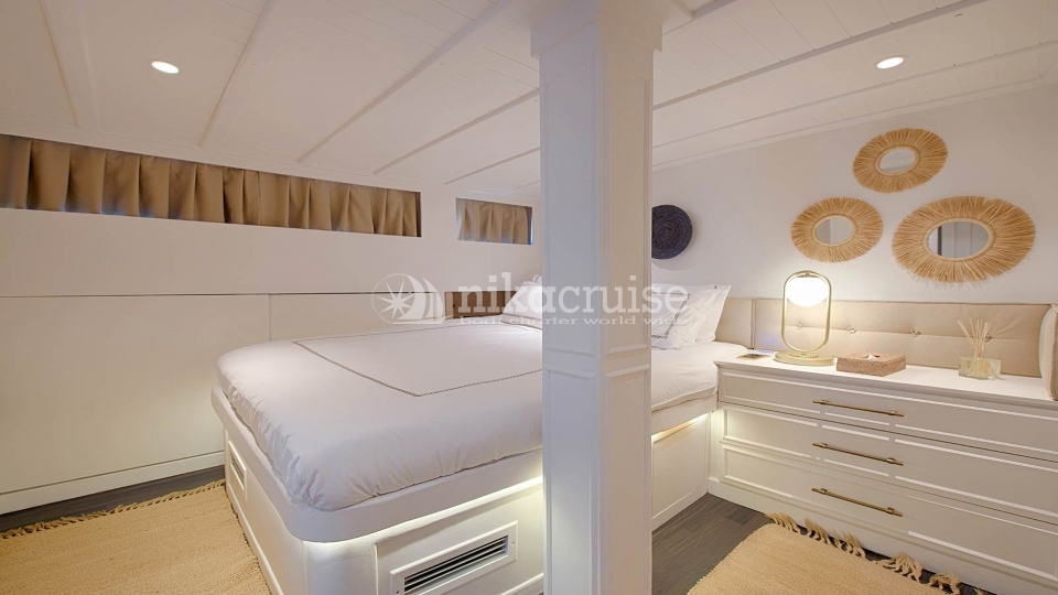 7846 YACHT COBRA 3 Luxury Yacht