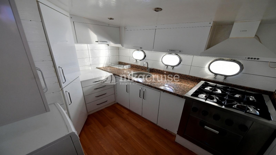 5835 BLU DREAM Luxury Yacht