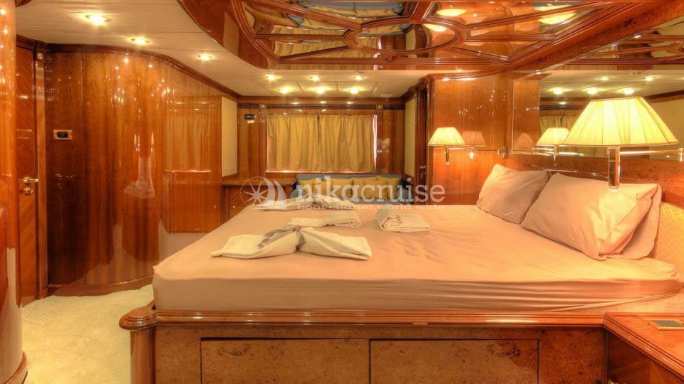 6062 DREAM YACHT Motor Yacht