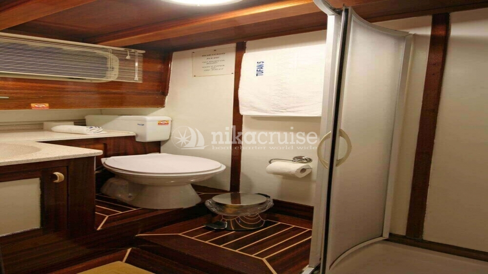 6603 YACHT TUFAN 5 Comfort Yacht