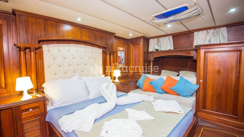7414 YACHT DEA DEL MARE Luxury Yacht