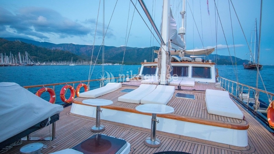 7408 YACHT DEA DEL MARE Luxury Yacht