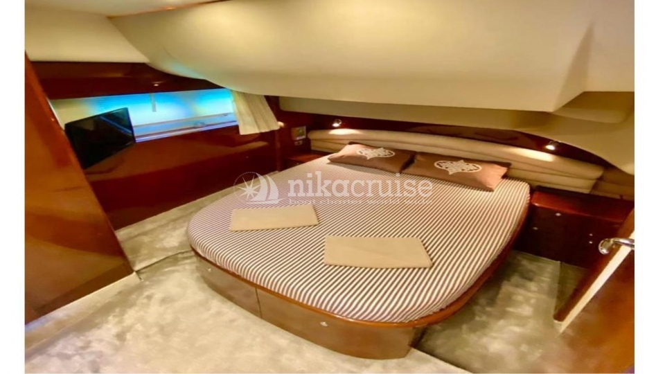 7456 MOTORYACHT QUEEN S Motor Yacht