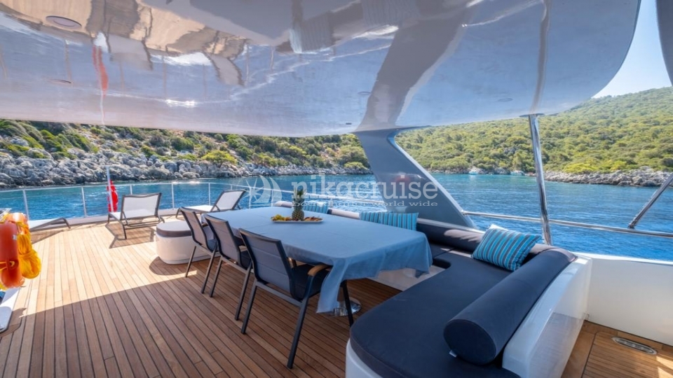 7790 TRAWLER COMPASS Motor Yacht