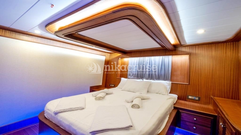 7801 TRAWLER COMPASS Motor Yacht