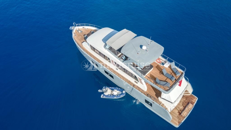 7783 TRAWLER COMPASS Motor Yacht