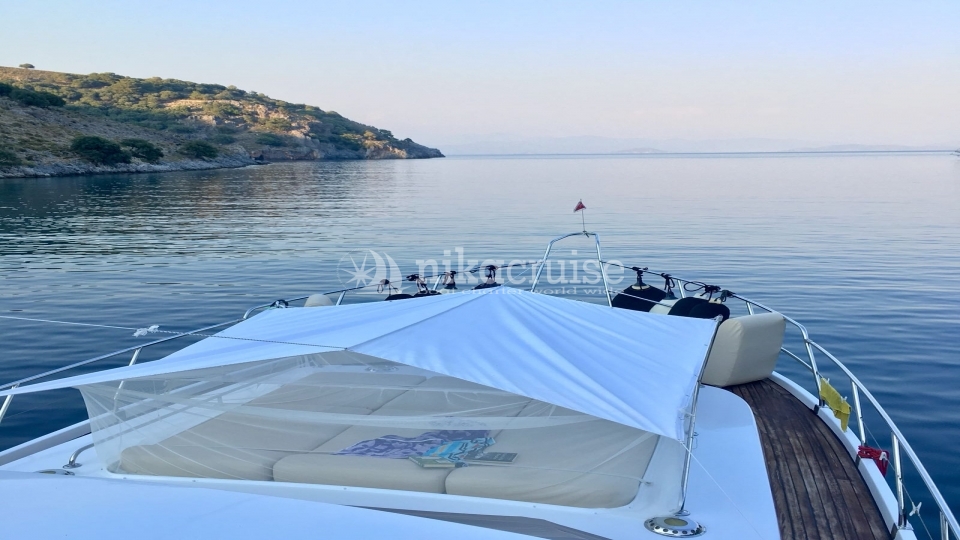 1441 YACHT LAGOON Motor Yacht