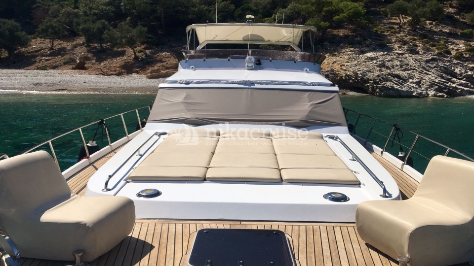 1430 YACHT LAGOON Motor Yacht