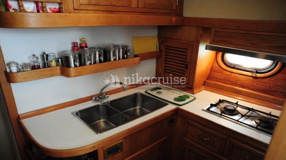 5384 YACHT LAGOON Motor Yacht