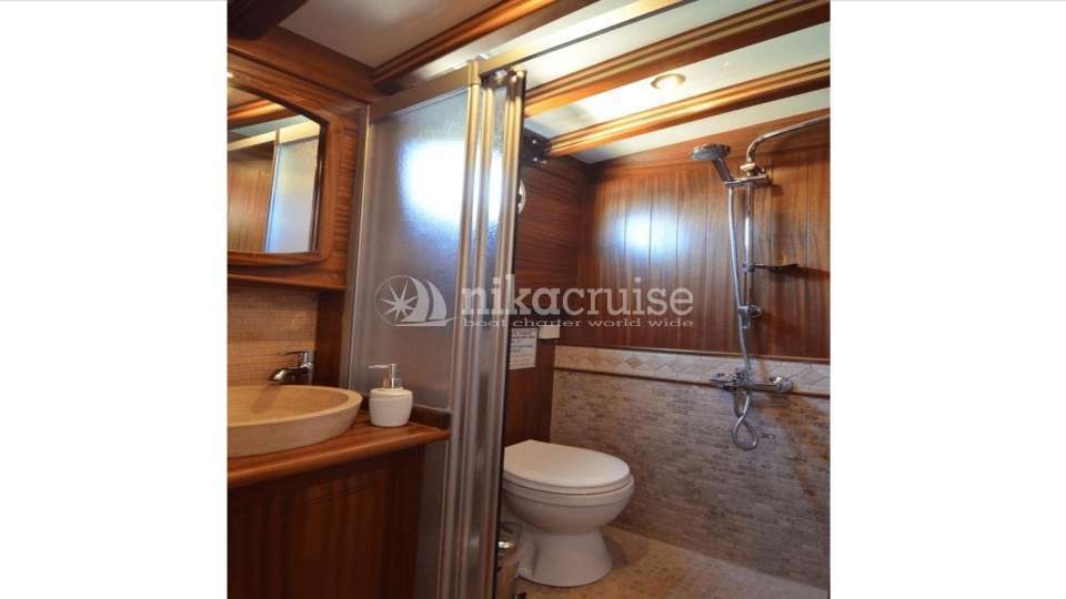 5645 YACHT AERAS Standard Yacht