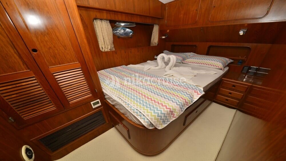 4255 YACHT MY LILA Motor Yacht