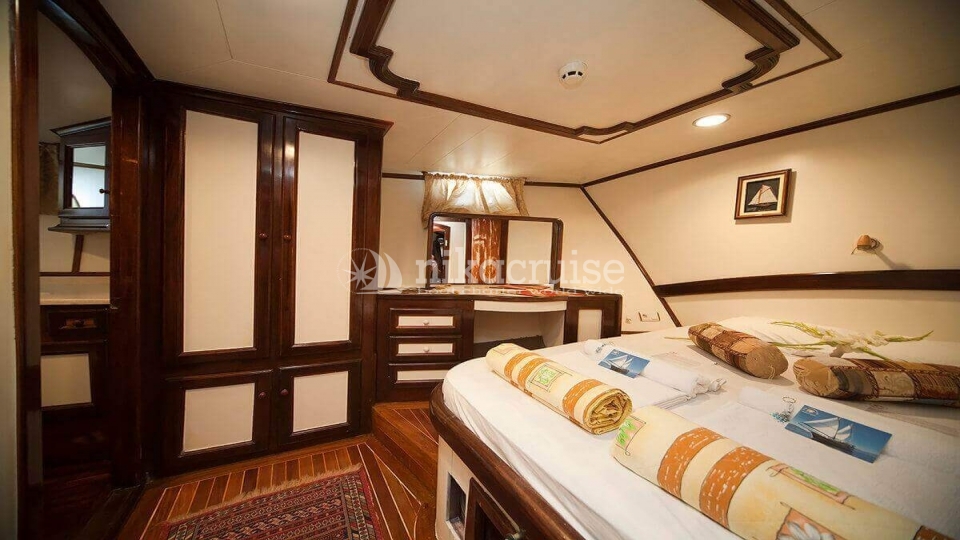 3963 YACHT VESTA SEVİL Luxury Yacht