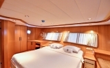 8141 YACHT SEALOVERS Luxury Yacht
