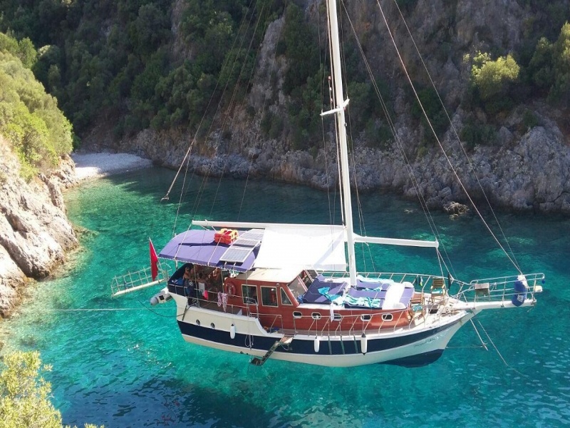 YACHT BÜYÜK ABLA