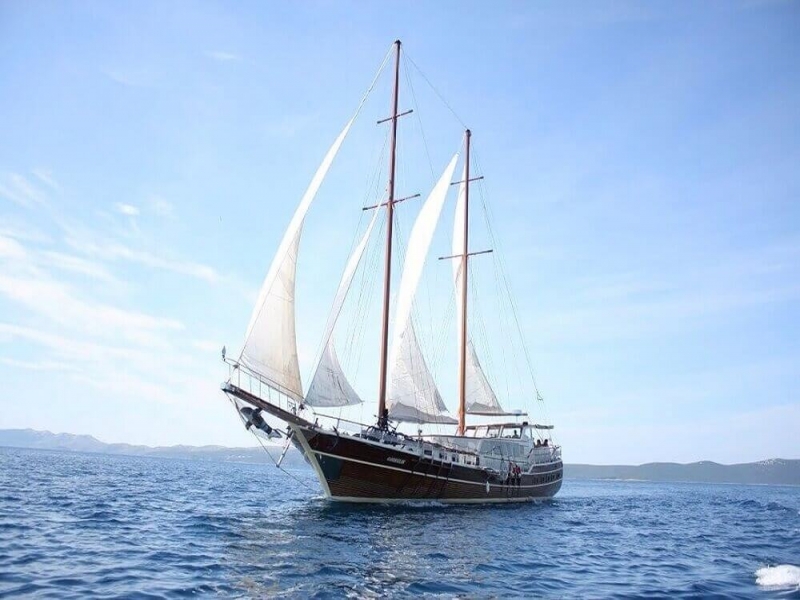 YACHT GARDELIN