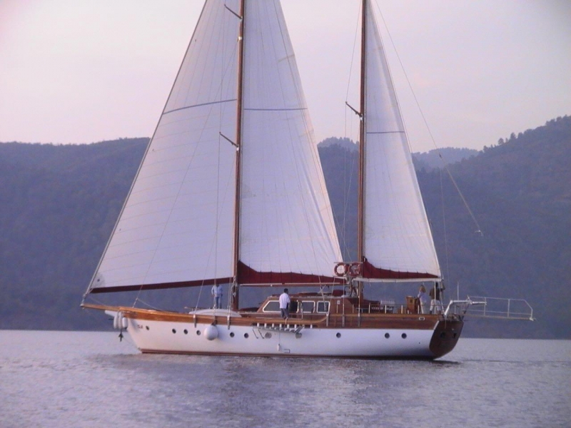 YACHT İSLA