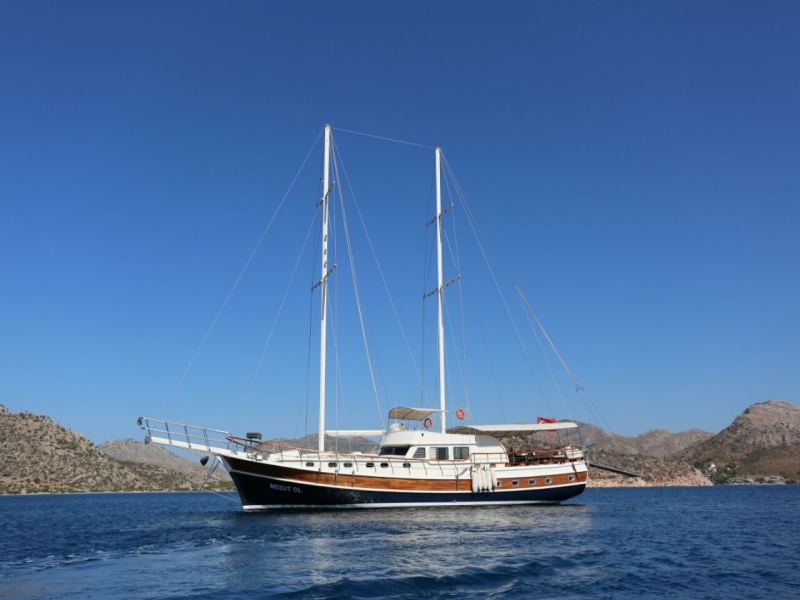 YACHT MESUT OL