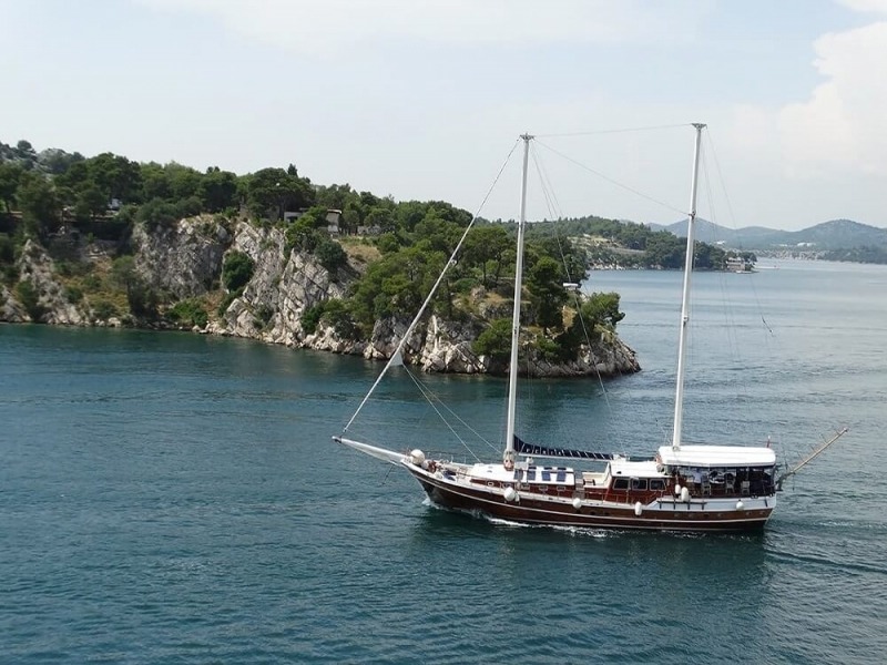 YACHT PERLA