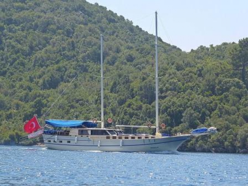 YACHT SEGMEN
